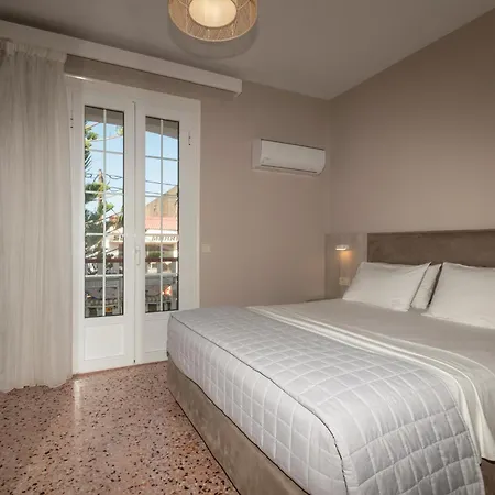 アパート Anadiomeni Pool & By 