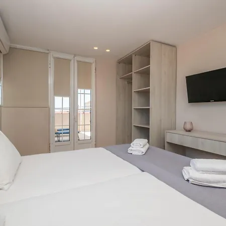 公寓 Anadiomeni Pool & By 