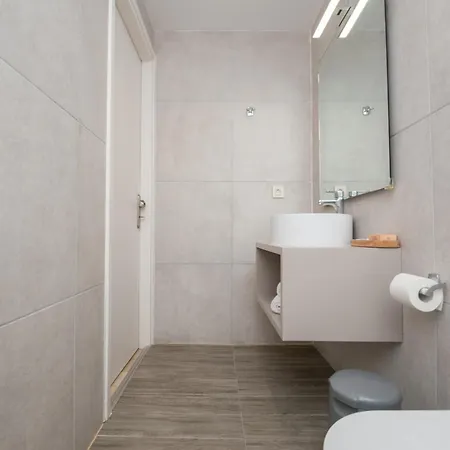 Anadiomeni Pool & By 