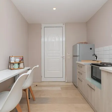 Anadiomeni Pool & By 