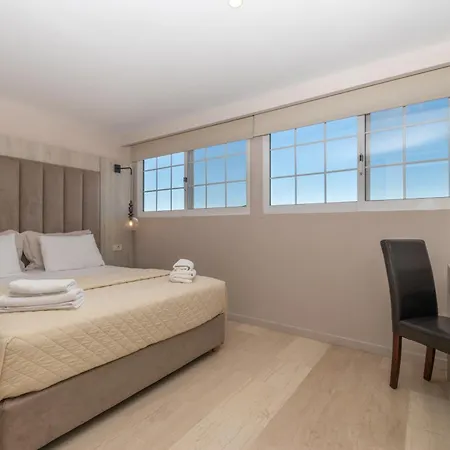 Anadiomeni Pool & By 