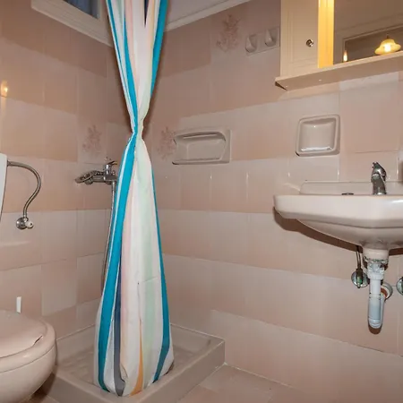 公寓 Anadiomeni Pool & By 