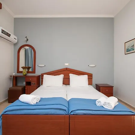 Anadiomeni Pool & By 