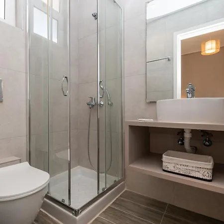 Anadiomeni Pool & By 