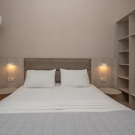 Anadiomeni Pool & By 