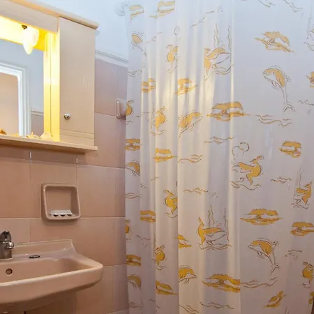 Anadiomeni Pool & By 