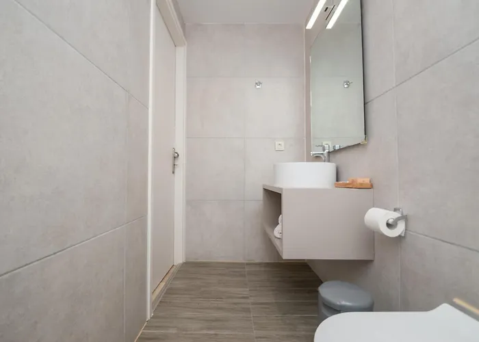 Anadiomeni Pool & By 