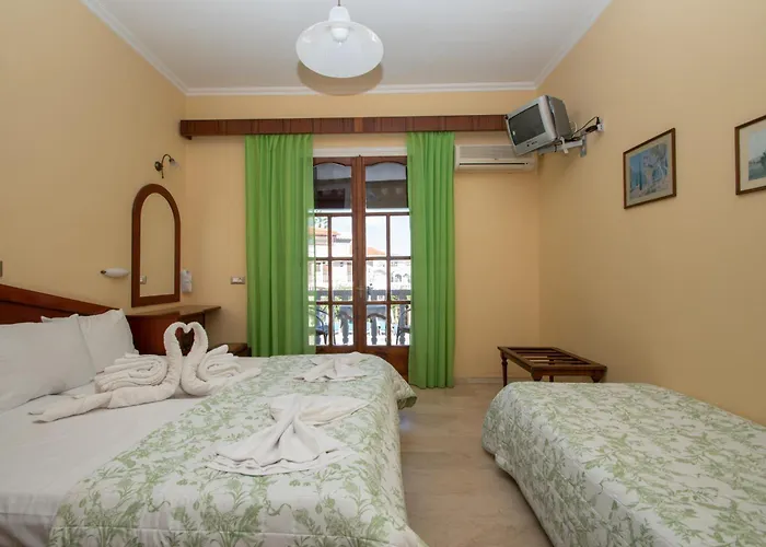 Anadiomeni Pool & By 