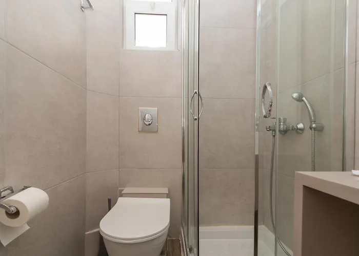 Anadiomeni Pool & By 